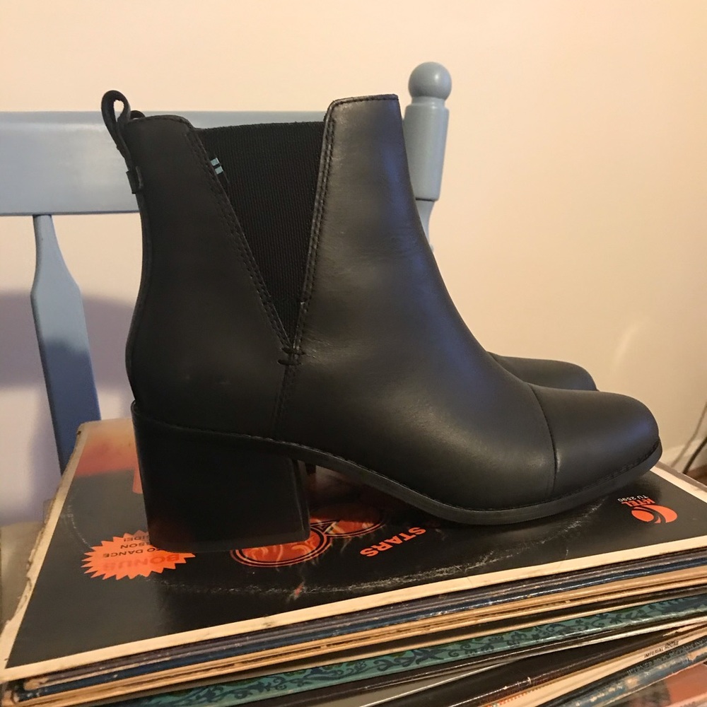 TOMS Esme Chelsea Boots